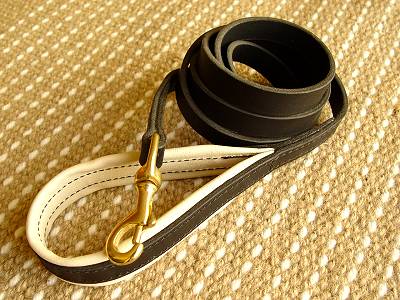Schutzhund Leather dog leash with support material on the handle